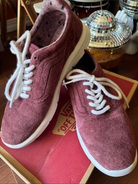 Vans UltraCush Burgundy Suede Low Top Sneakers with White Laces
